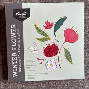 CRAFT CRUSH Winter Flower Embroidery Kit